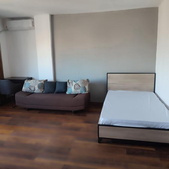 Apartament cu 3 camere decomandat în Crângași