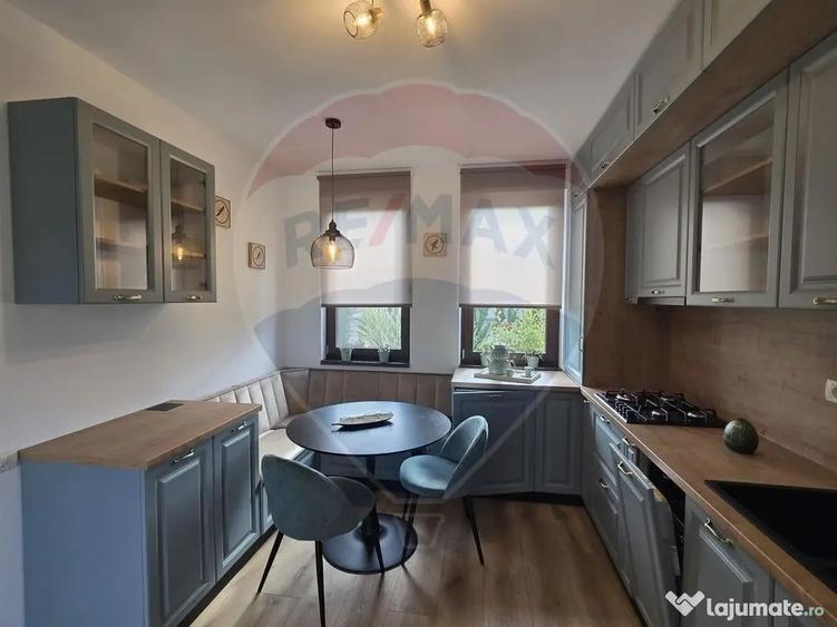 Casă cu 5 camere cu Teren 300 Mp în Ferme