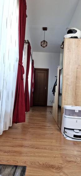 Penthouse cu 3 camere decomandat, mobilat în Metalurgiei
