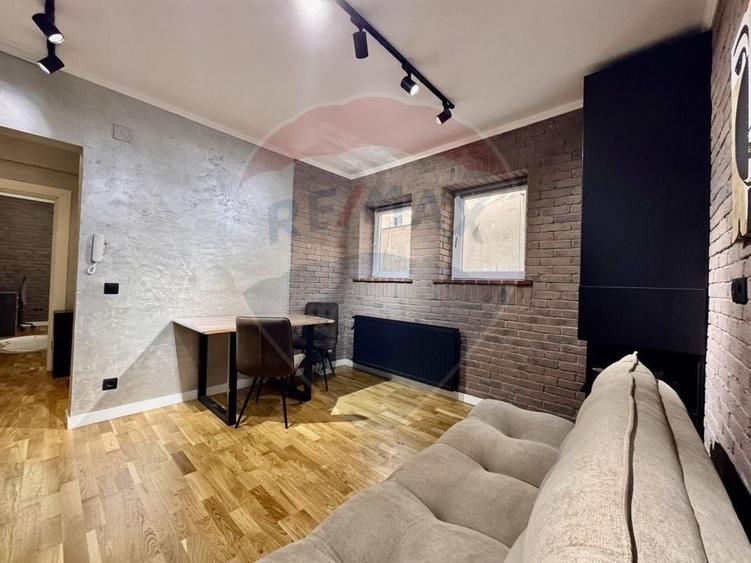 Apartament cu 2 camere decomandat, mobilat în Ultracentral