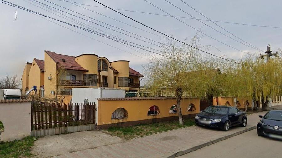 Apartament cu 4 camere decomandat în Balș