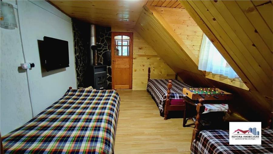 Casă cu 5 camere cu Teren 500 Mp în Lunca