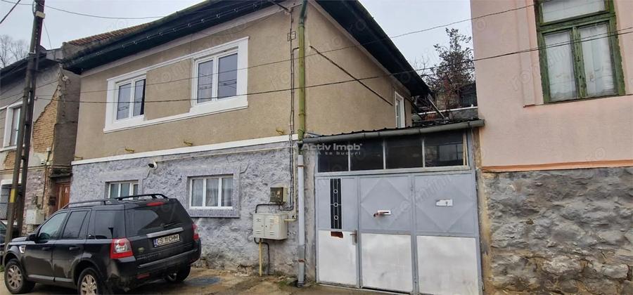 Casă cu 6 camere cu Teren 500 Mp în Muncitoresc