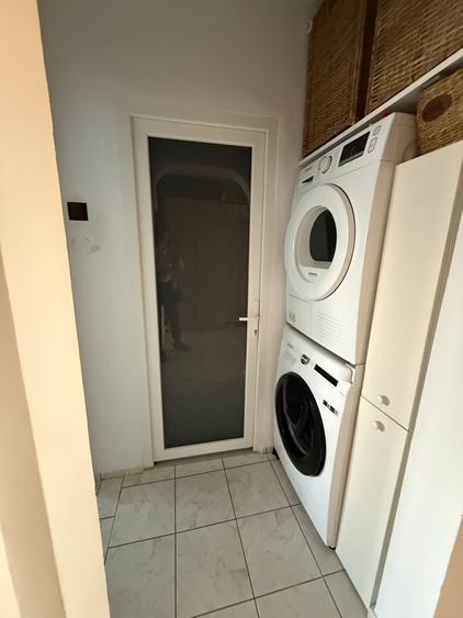 Apartament cu 3 camere decomandat, mobilat în Lipovei