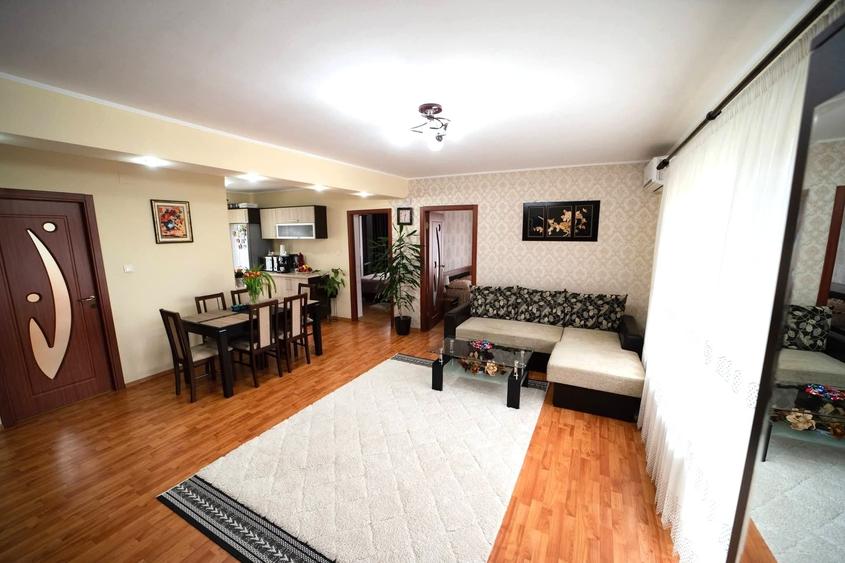 Apartament cu 3 camere decomandat, mobilat în Periferie