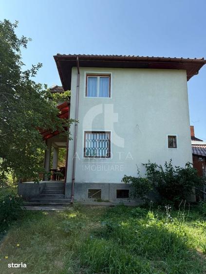 Casă cu 3 camere în Viperești