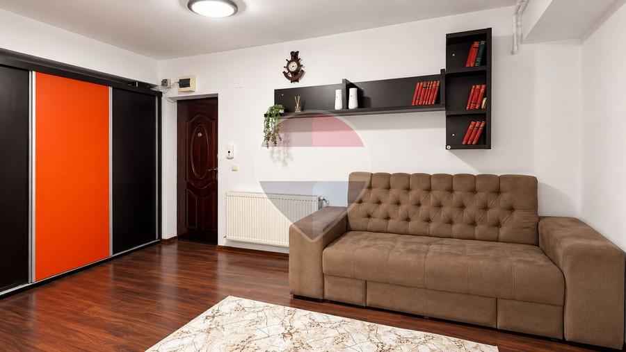 Apartament cu 3 camere decomandat în Letea
