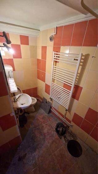 Vind apartament 42 mp - zona centrala - 1