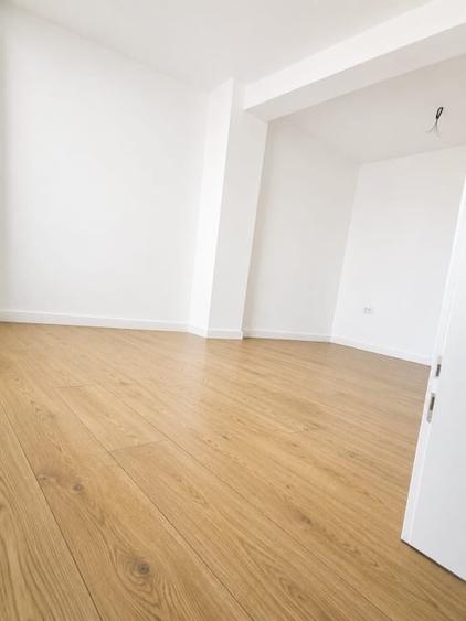Apartament cu 4 camere semidecomandat, mobilat în Rediu