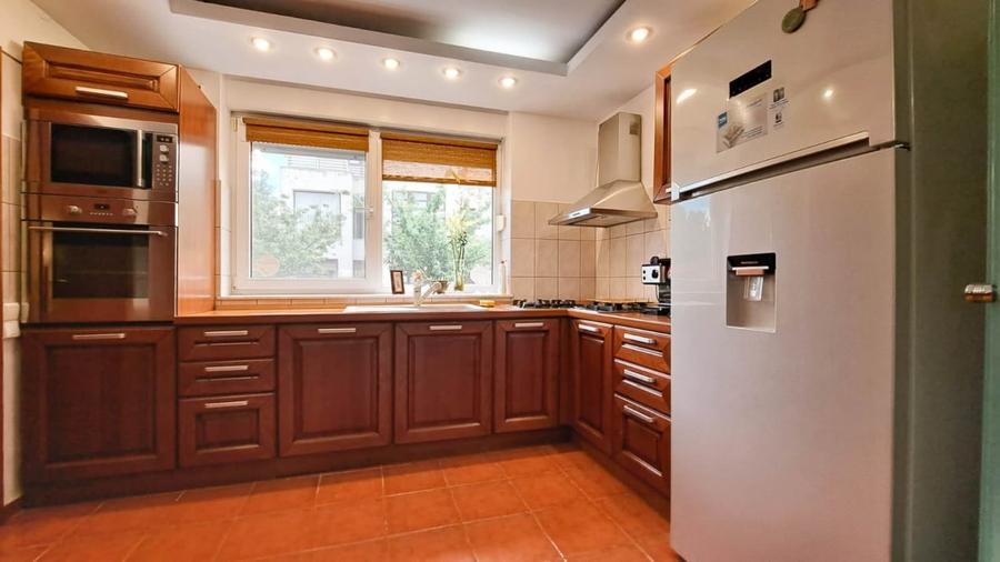 Duplex cu 5 camere cu Canalizare în Voluntari