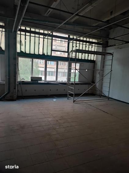 Spațiu comercial, de 1,237 mp, în Berceni