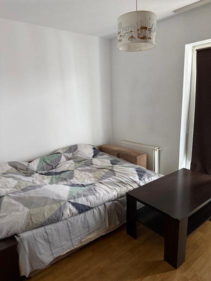 Apartament cu 3 camere decomandat în Florești