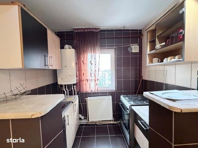 Apartament cu 3 camere decomandat în Tineretului