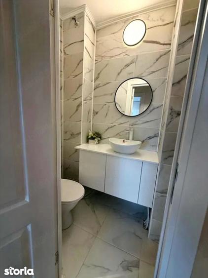 Apartament cu 3 camere decomandat în Ștefan cel Mare