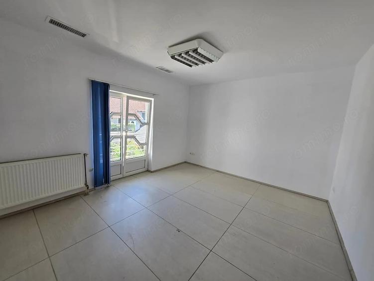 Casă cu 7 camere cu Teren 600 Mp în Șagului