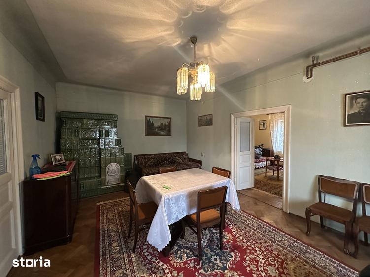 Casă cu 4 camere cu Teren 1266 Mp în Târgșoru Vechi