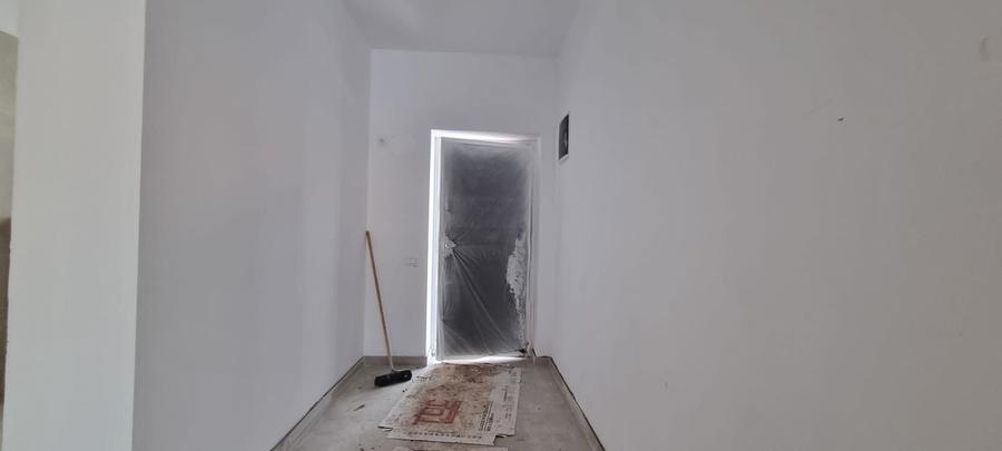 Casă individuală cu 5 camere cu Canalizare în Nord