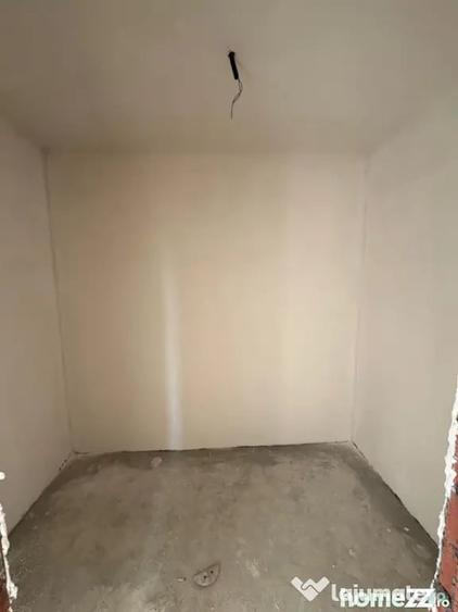 Casă cu 4 camere cu Teren 400 Mp în Săsar