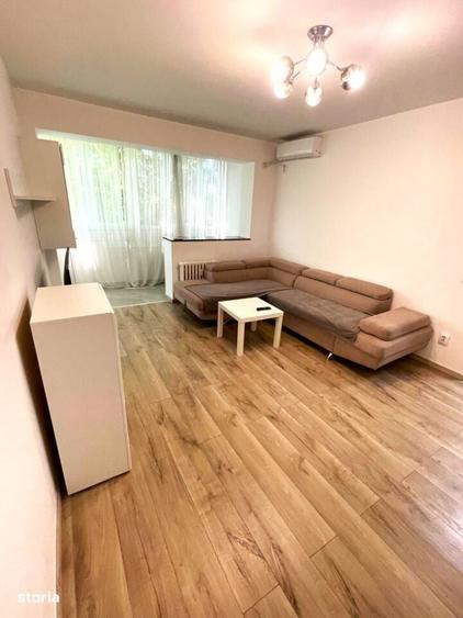 Apartament cu 2 camere decomandat în Victoriei