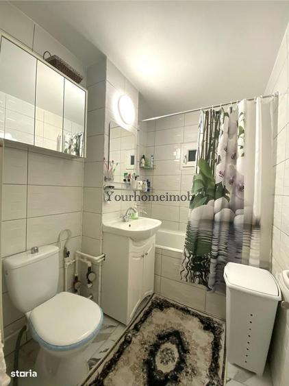 Apartament cu 2 camere semidecomandat în Craiovița Nouă