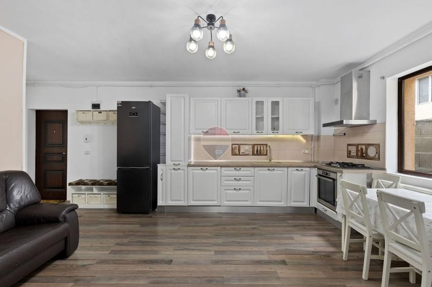 Apartament cu 3 camere decomandat, mobilat în Aurel Vlaicu