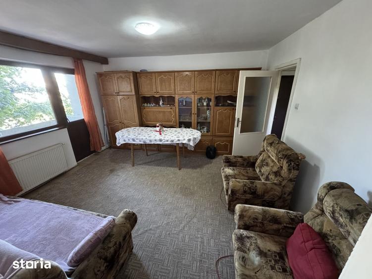 Apartament cu 3 camere decomandat în Micro 16