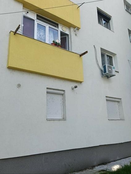 Apartament cu 2 camere decomandat în Exterior Vest