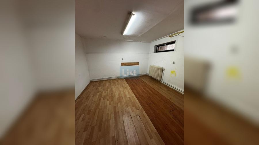 Casă cu 4 camere cu Canalizare în Iris