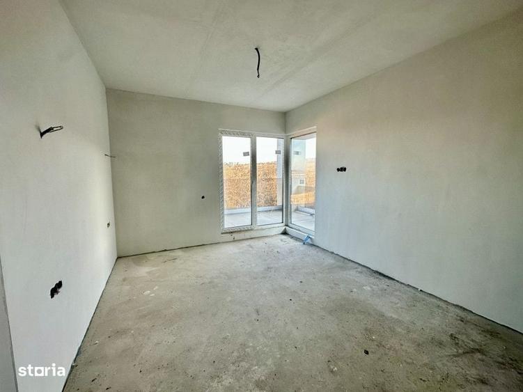 Casă cu 4 camere cu Teren 612 Mp în Borhanci
