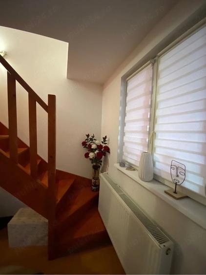 Apartament cu 2 camere semidecomandat în Podu Roș