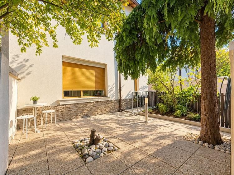 Casă cu 4 camere cu Garaj în Kiseleff