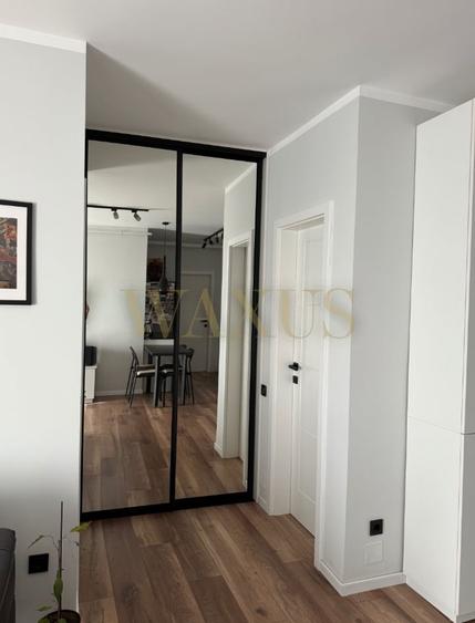 Apartament cu 2 camere semidecomandat, mobilat în Florești