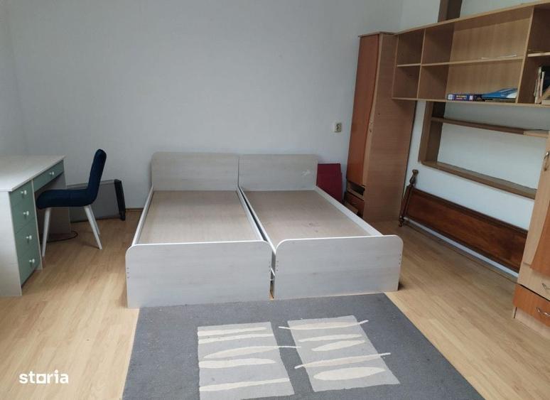 Apartament cu 3 camere în Centru Civic