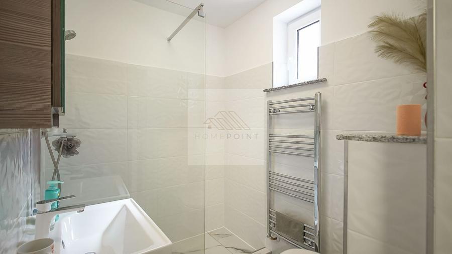 Casă individuală cu 4 camere cu Canalizare în Sânpetru