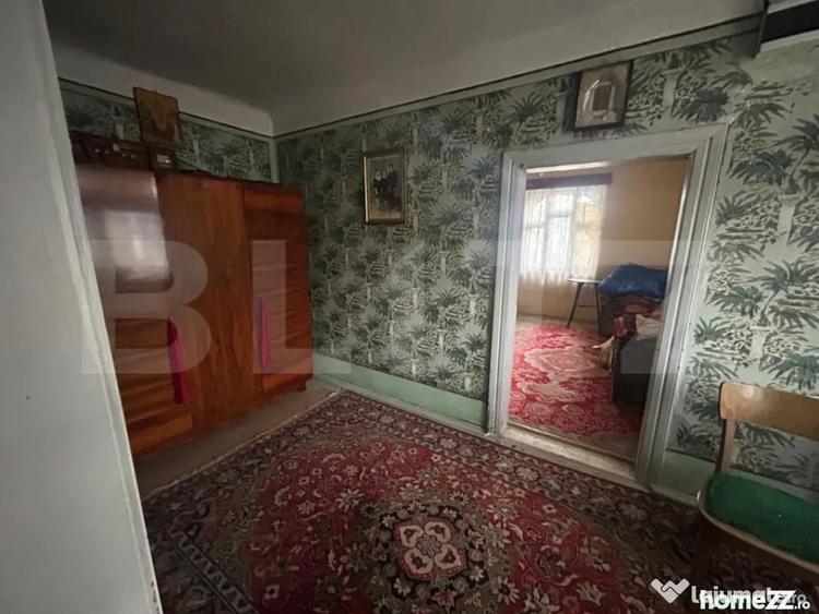 Casă cu 3 camere cu Teren 2700 Mp în Central
