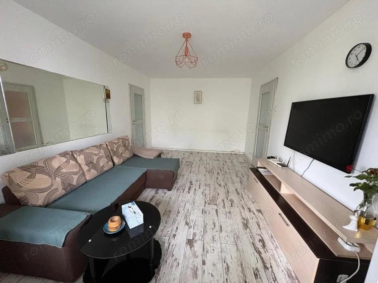 Apartament cu 2 camere semidecomandat în Basarabia