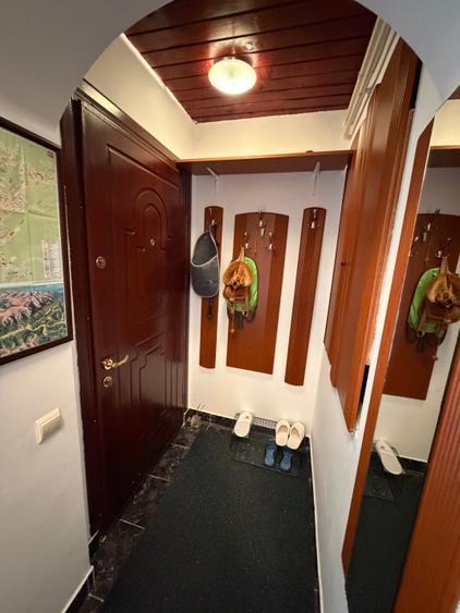 Apartament cu 3 camere decomandat în Cioplea