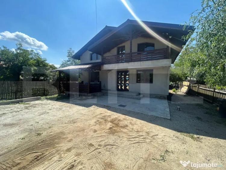 Casă cu 2 camere cu Teren 500 Mp în Central