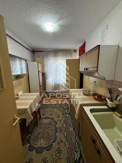 Apartament cu 3 camere decomandat, mobilat în Găești