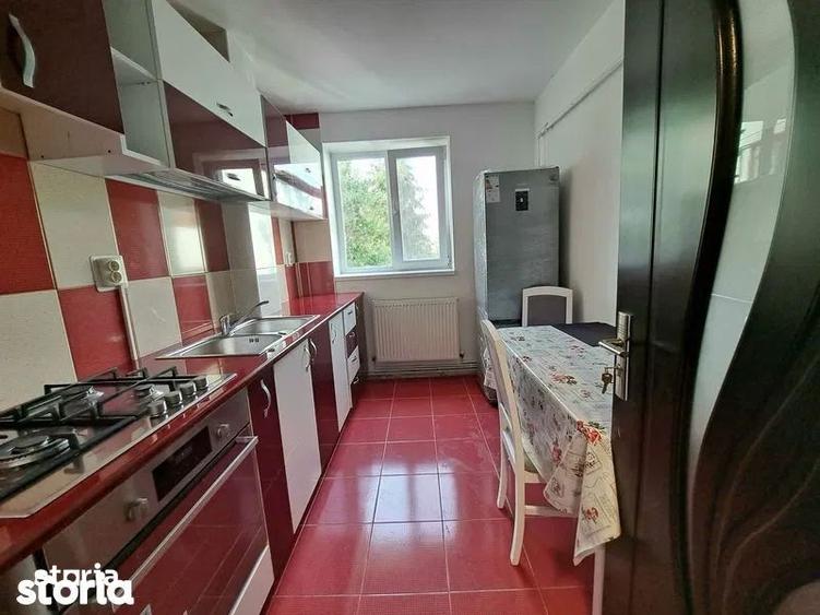 Apartament cu 2 camere semidecomandat, mobilat în Aleea Trandafirilor