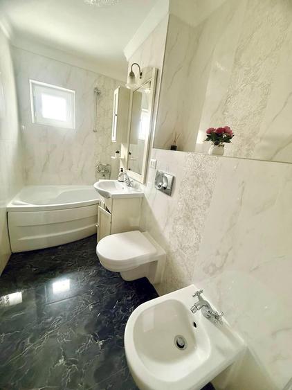 Apartament cu 3 camere în Ampoi 2