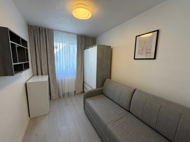 Apartament cu 3 camere decomandat în Ștrand