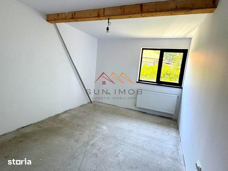 Casă cu 5 camere decomandat cu Teren 304 Mp în Poiana