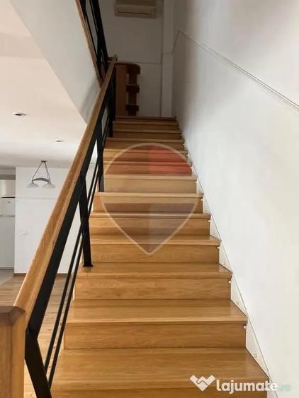 Apartament cu 3 camere semidecomandat în Nordului