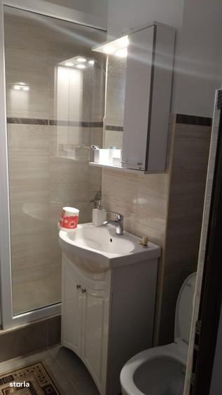 Apartament cu 3 camere decomandat în Exterior Vest