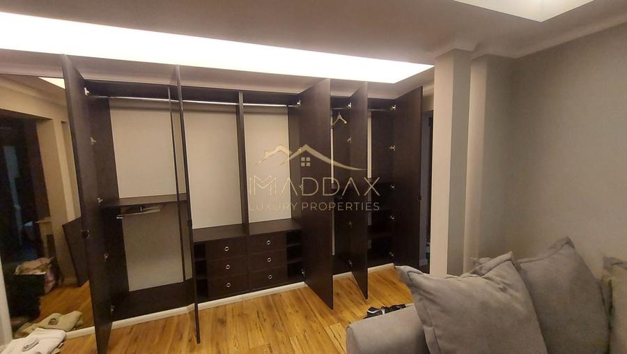 Apartament cu 3 camere decomandat, mobilat în Libertății