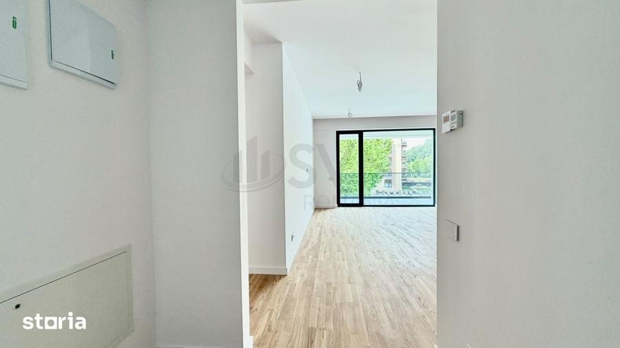 Apartament cu 3 camere semidecomandat în Central