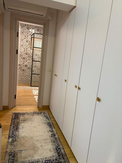 Apartament cu 3 camere semidecomandat în Faleza Nord