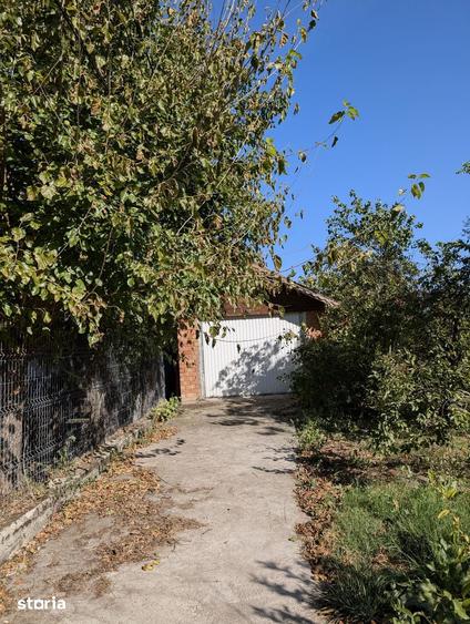 Casă cu 5 camere cu Teren 2100 Mp în Stoenești