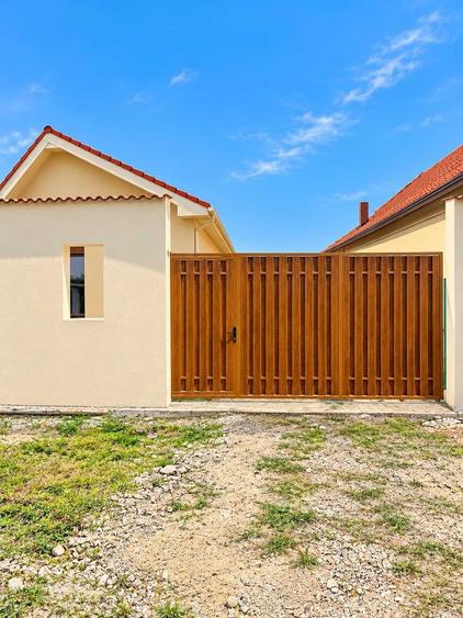 Casă cu 4 camere în Săcălaz